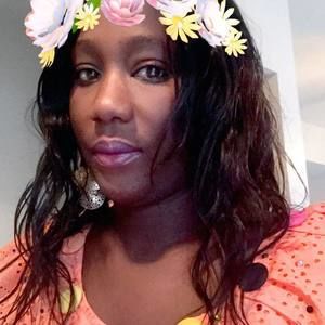 Meet your Posher, Aicha